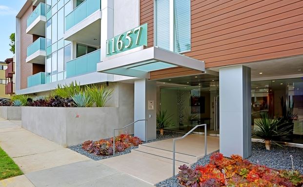 Brentwood condominium sold